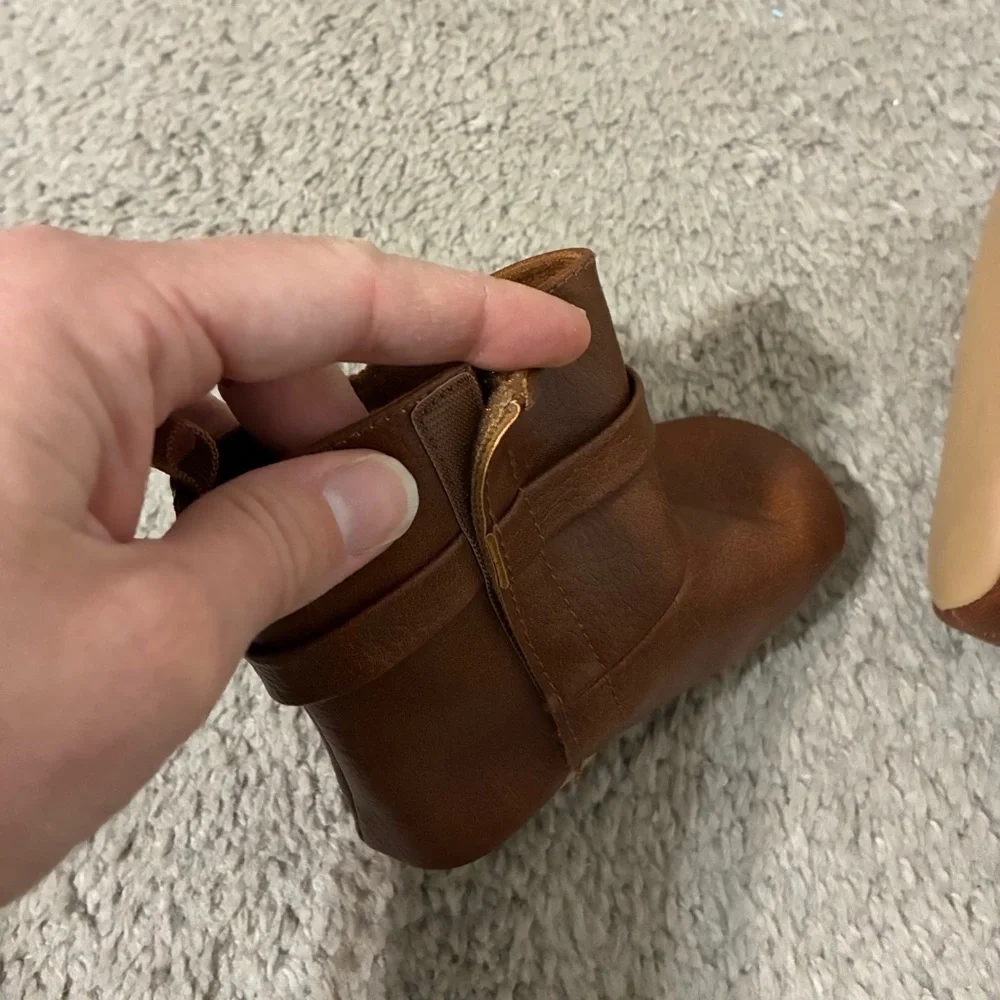 4/$25 Old Navy Cozy Brown Baby Boots with Strap Detail Velcro 12-18 months